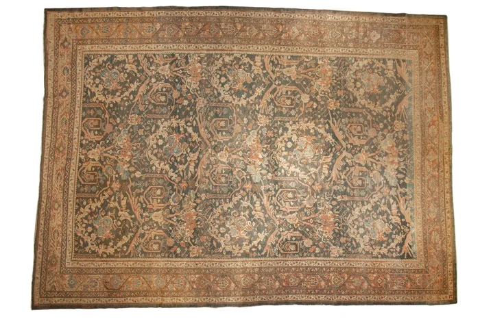 11×15.5 Vintage Distressed Mahal Carpet