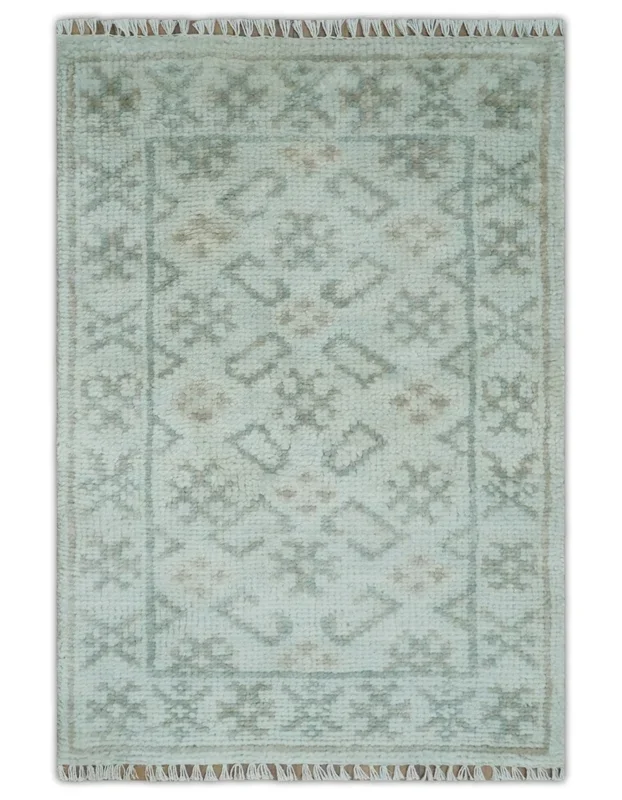 2×3 Hand Knotted Gray and Silver Oushak Wool Rug, Entryway Rug | TRDCP125023