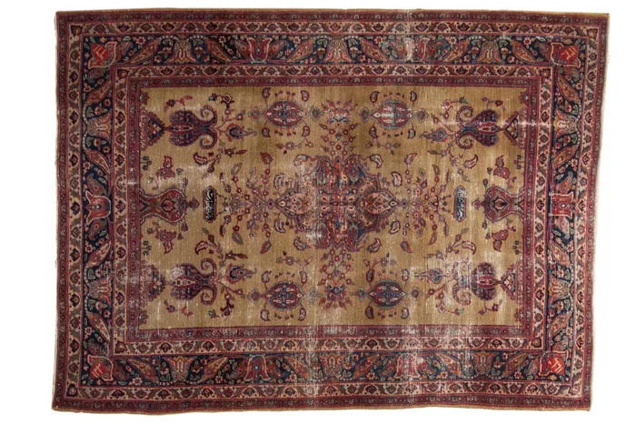 6×8 Vintage Sarouk Carpet