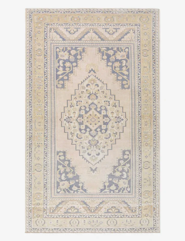 Vintage Turkish Hand-Knotted Wool Rug No. 488, 5′ 1″ x 8′ 2″